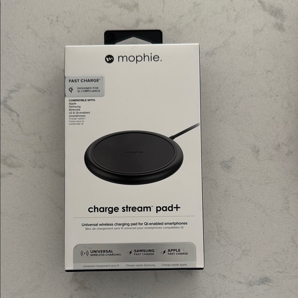 Mophie Charge Stream Pad+ in Black